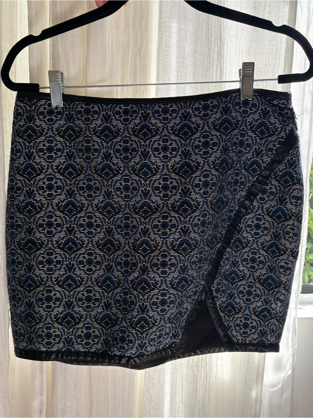 Express Blue & Black Textured Faux Leather Trim Wrap Mini Skirt Size 8